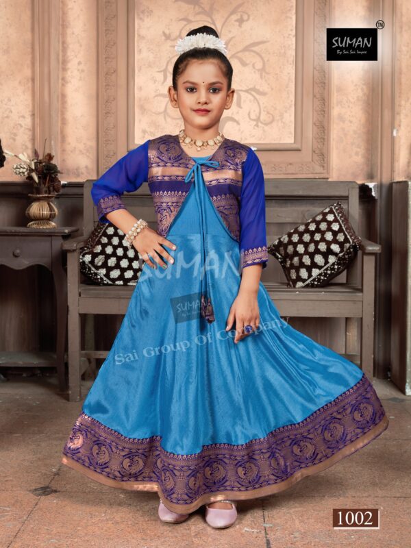 122353 Kids Gown